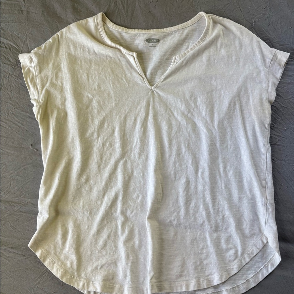 Old Navy Women's White V-Neck Short Sleeve Tee
